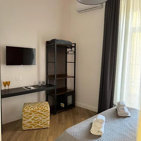 בית הארחה La Boutique Del Centro נאפולי